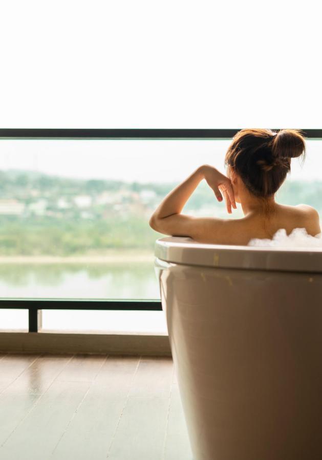 Chiangkhong Teak Garden Riverfront Onsen Hotel- Sha Extra Plus Чианг Конг Екстериор снимка