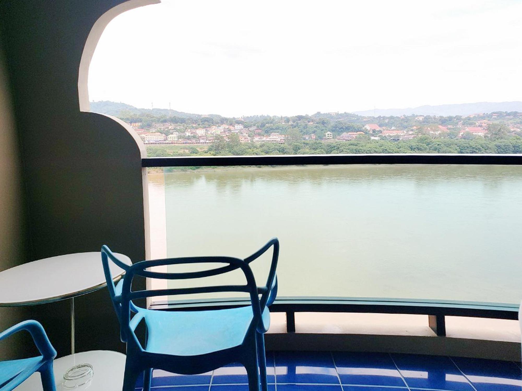 Chiangkhong Teak Garden Riverfront Onsen Hotel- Sha Extra Plus Чианг Конг Екстериор снимка