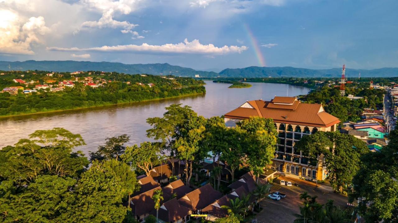 Chiangkhong Teak Garden Riverfront Onsen Hotel- Sha Extra Plus Чианг Конг Екстериор снимка
