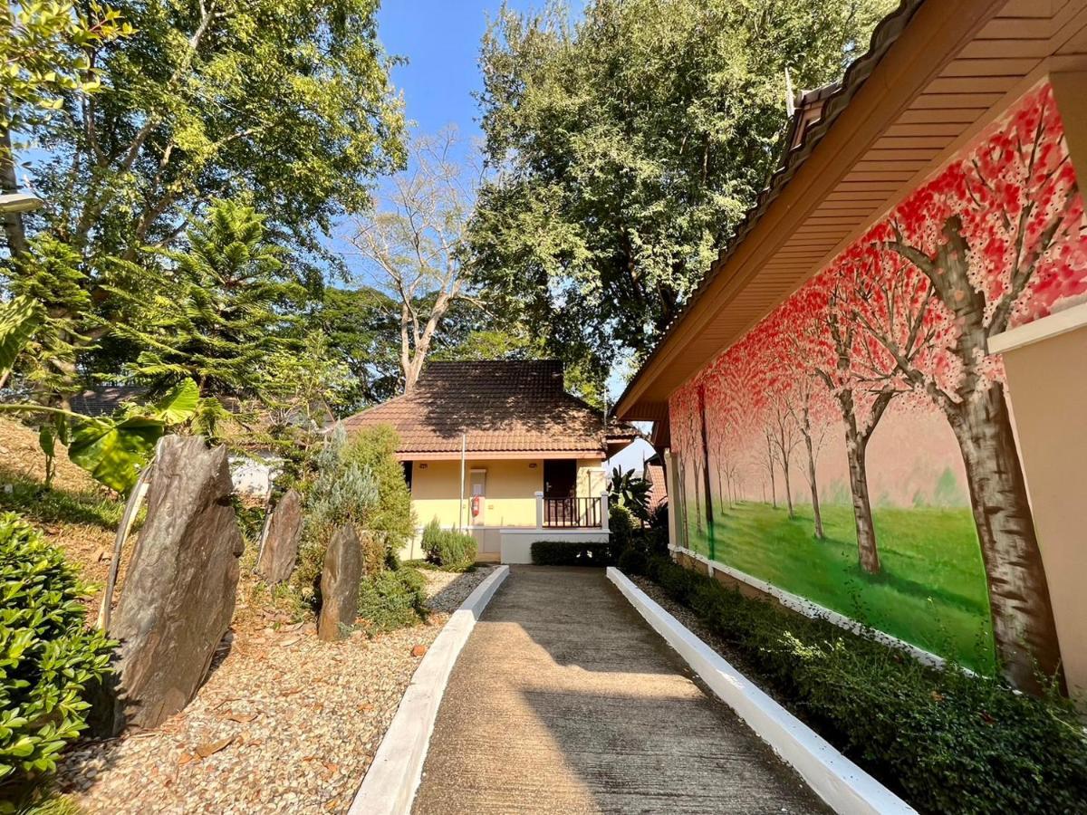 Chiangkhong Teak Garden Riverfront Onsen Hotel- Sha Extra Plus Чианг Конг Екстериор снимка
