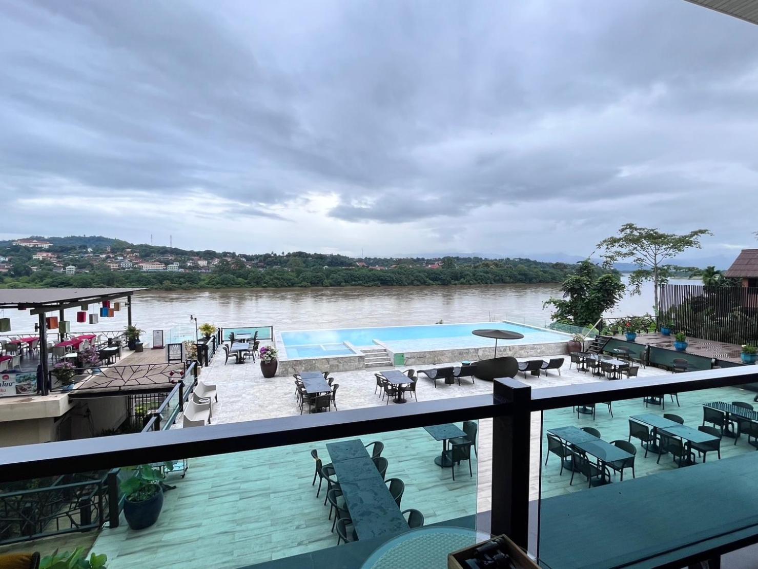 Chiangkhong Teak Garden Riverfront Onsen Hotel- Sha Extra Plus Чианг Конг Екстериор снимка